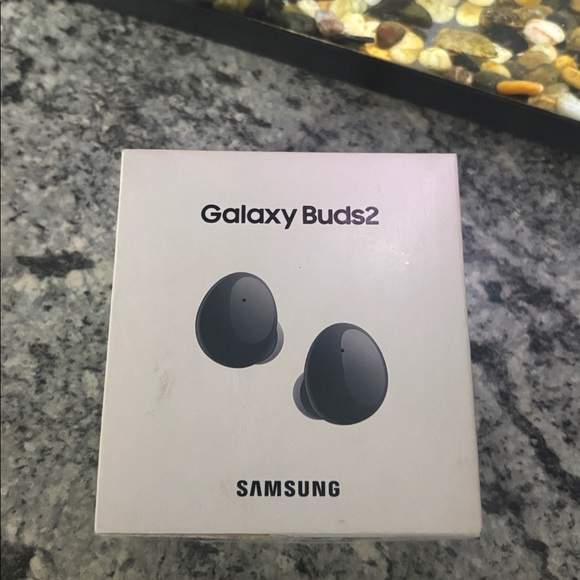 Samsung Accessories - Samsung Galaxy Buds2 in Charcoal Black